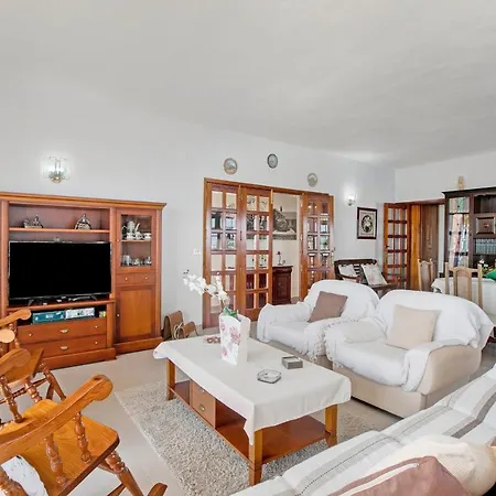 Casa Paseo Mirabal *