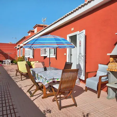 Chalet Casa Paseo Mirabal